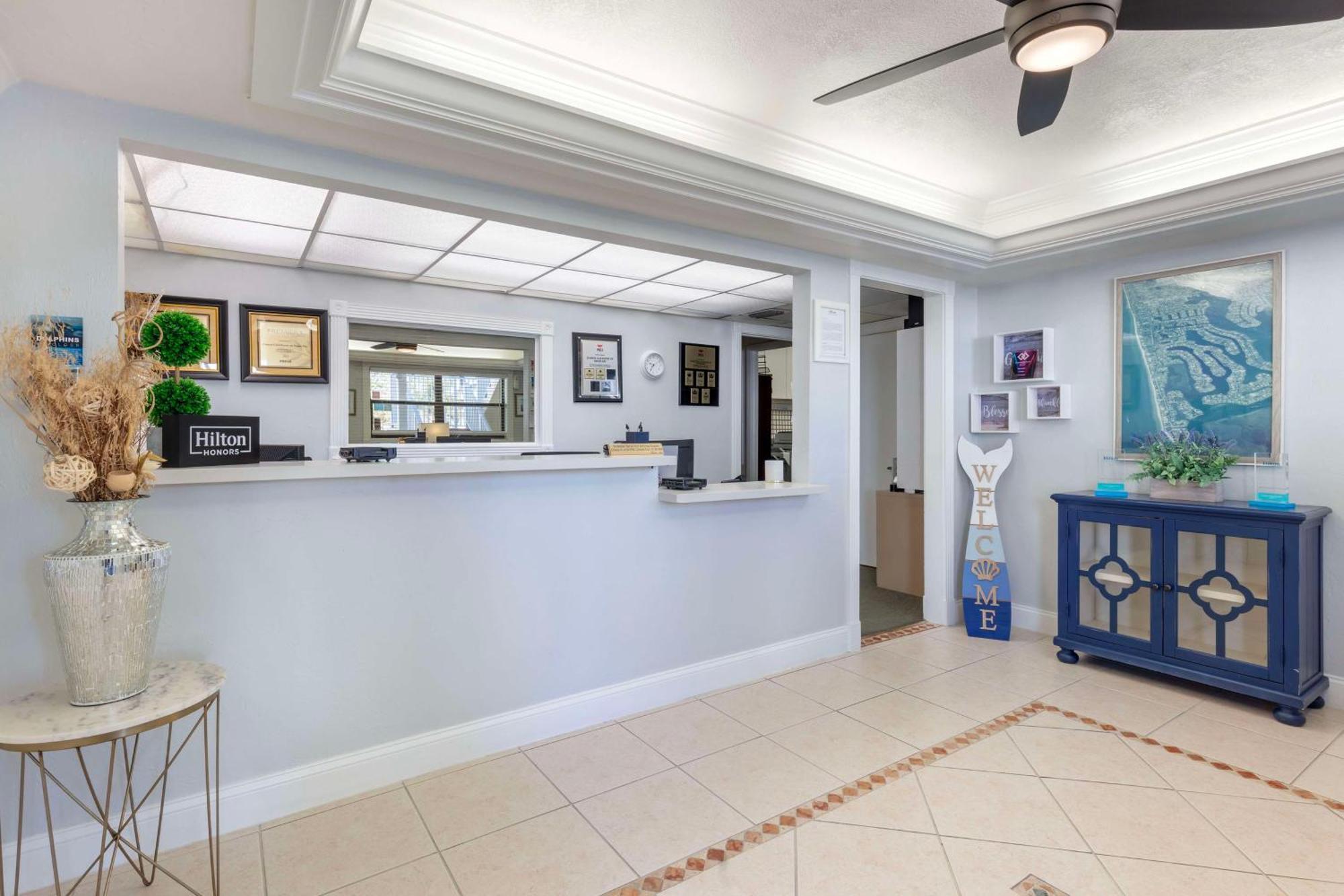 Hilton Vacation Club Charter Club Naples Bay Hotell Eksteriør bilde