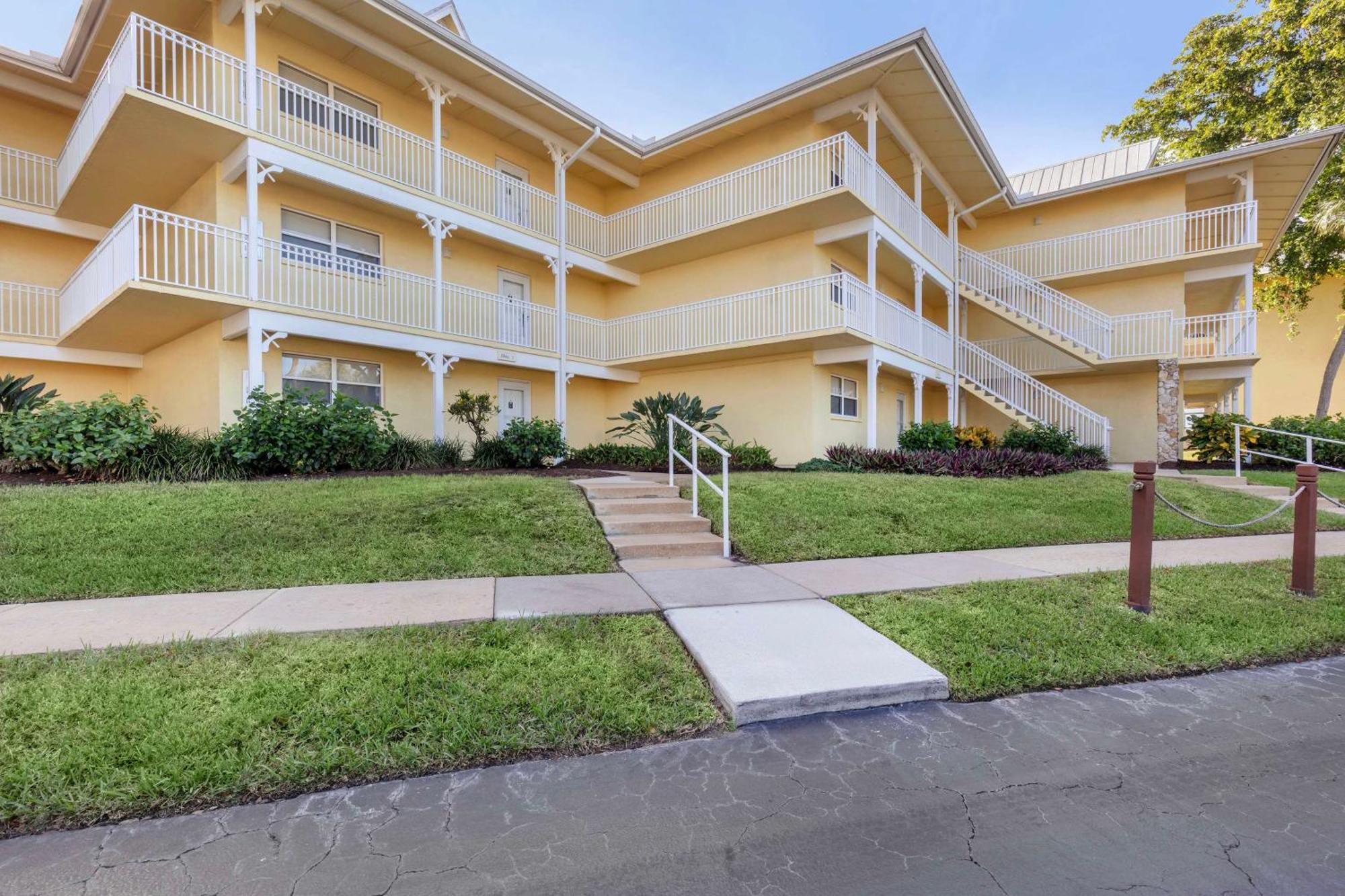 Hilton Vacation Club Charter Club Naples Bay Hotell Eksteriør bilde
