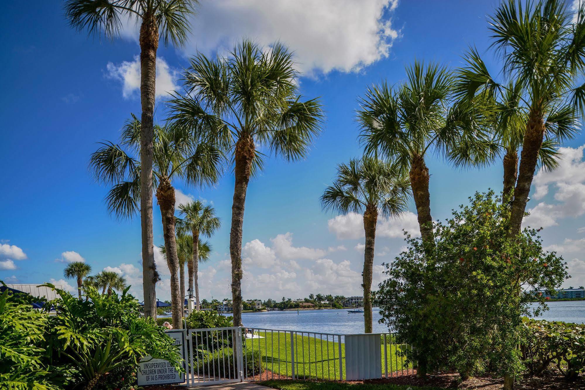 Hilton Vacation Club Charter Club Naples Bay Hotell Eksteriør bilde