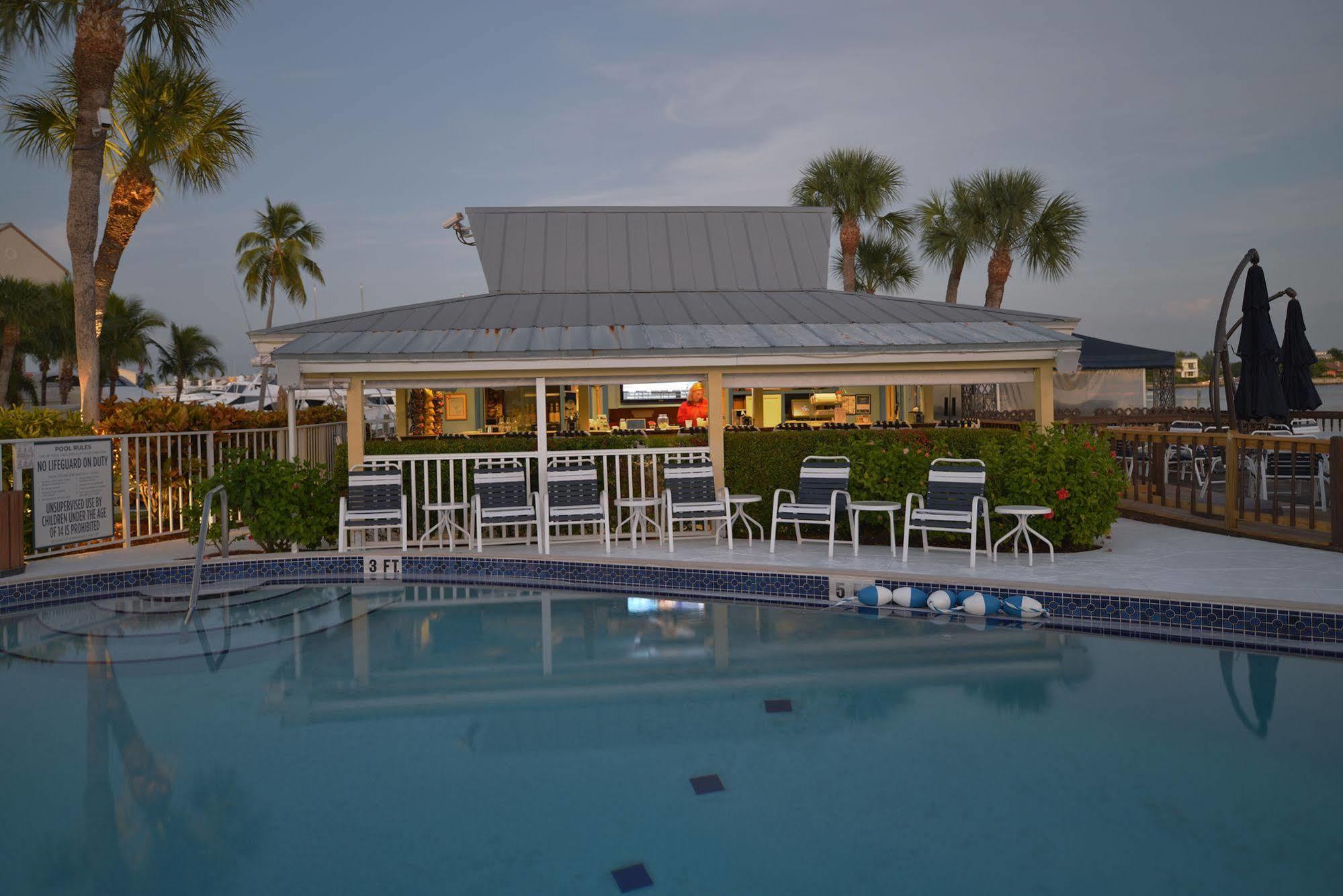 Hilton Vacation Club Charter Club Naples Bay Hotell Eksteriør bilde